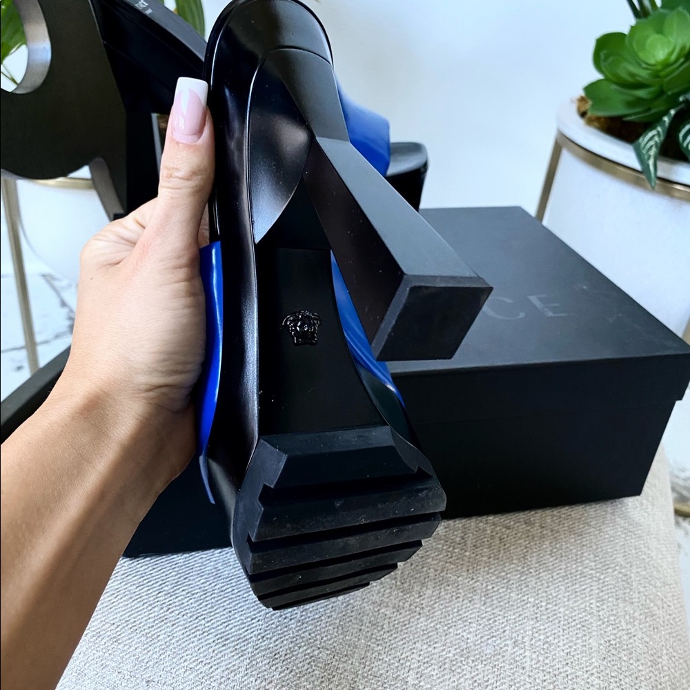 Authentic Versace heels - Picture 3 of 5